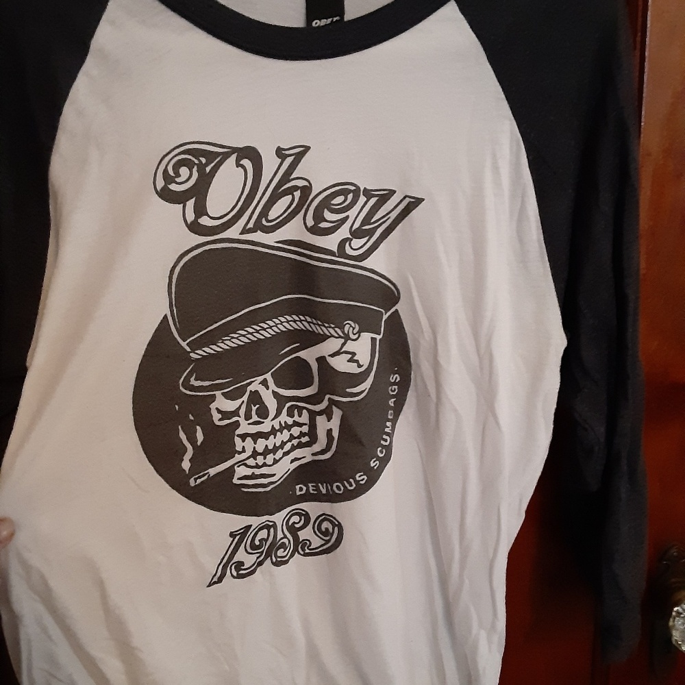 Obey baseball Tshirt
